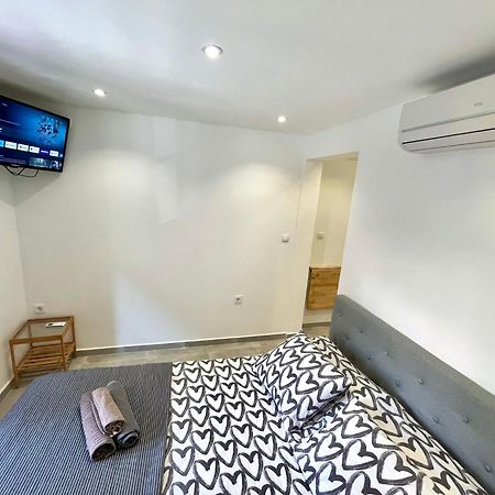 Apartamentos Con Bano Privado Frente Al Metro L5 Barcelona-Hospitalet L’Hospitalet de Llobregat Exterior foto