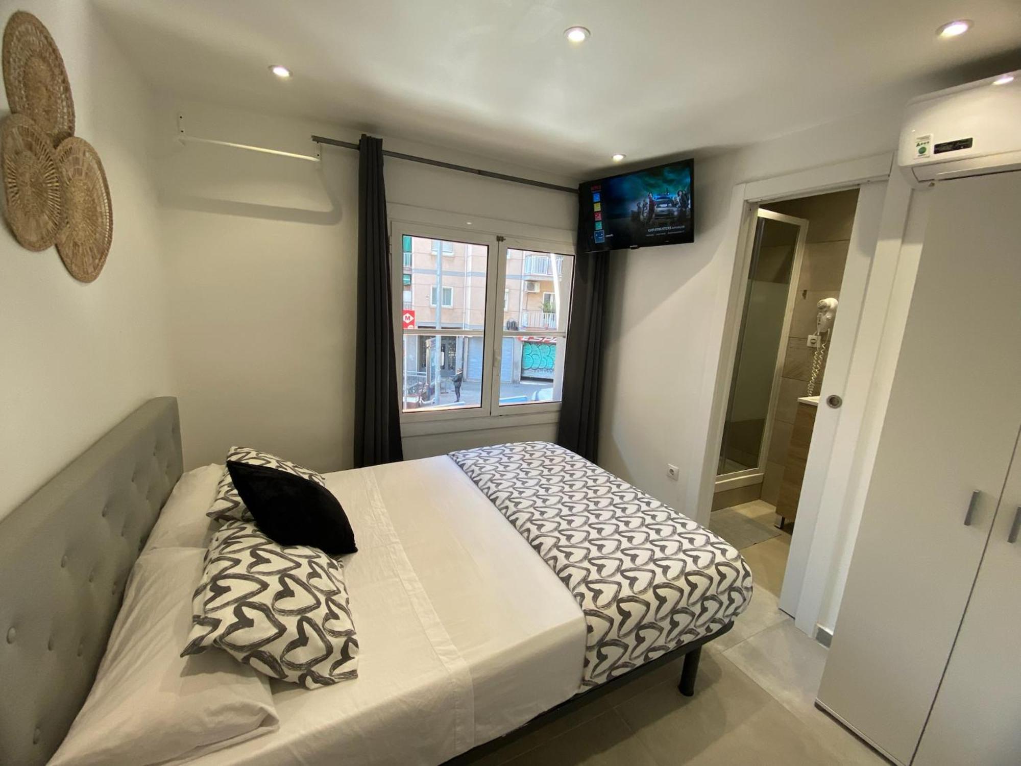 Apartamentos Con Bano Privado Frente Al Metro L5 Barcelona-Hospitalet L’Hospitalet de Llobregat Exterior foto