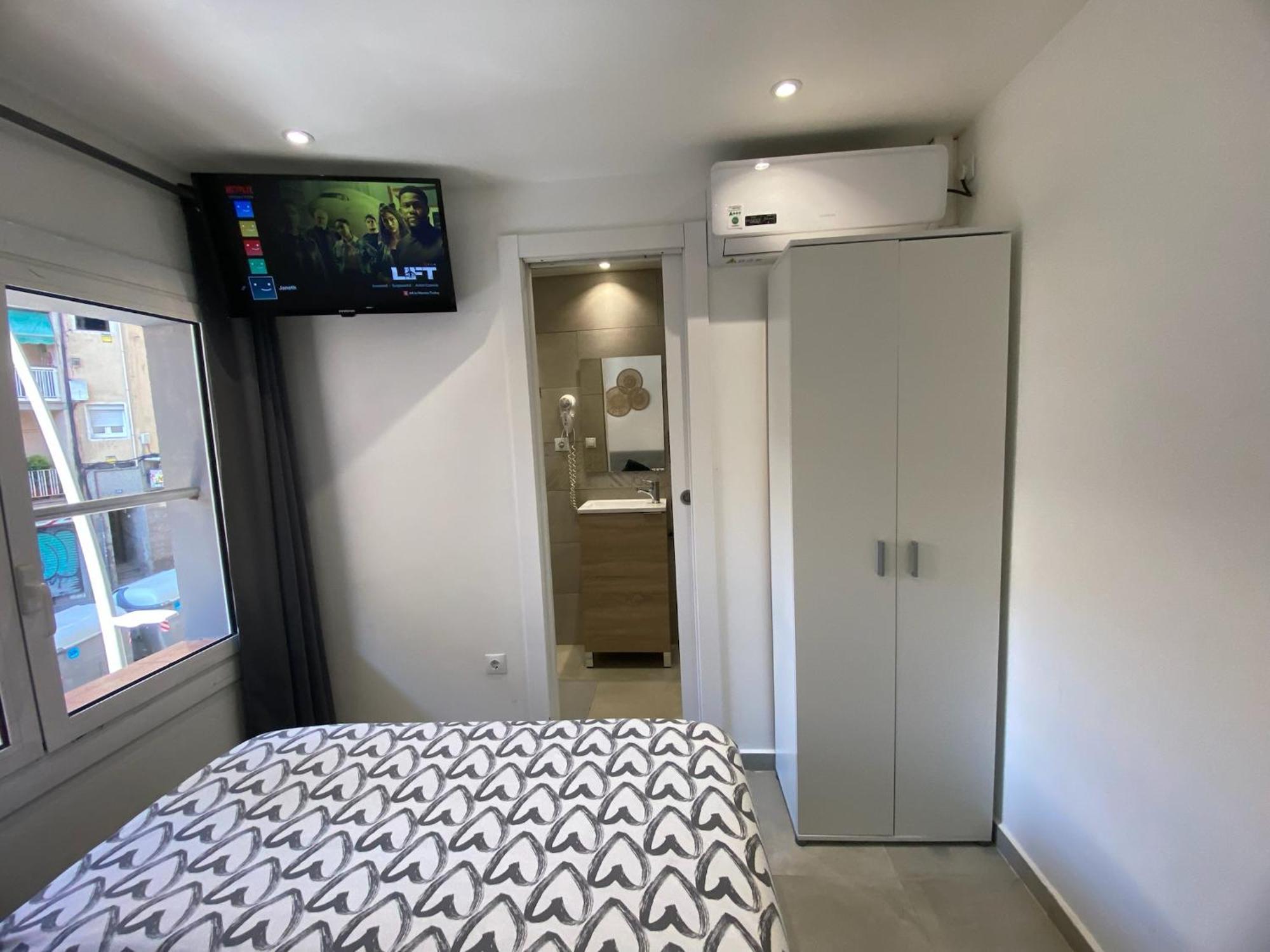 Apartamentos Con Bano Privado Frente Al Metro L5 Barcelona-Hospitalet L’Hospitalet de Llobregat Exterior foto