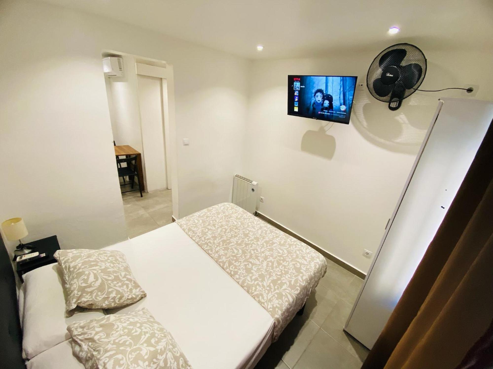 Apartamentos Con Bano Privado Frente Al Metro L5 Barcelona-Hospitalet L’Hospitalet de Llobregat Exterior foto