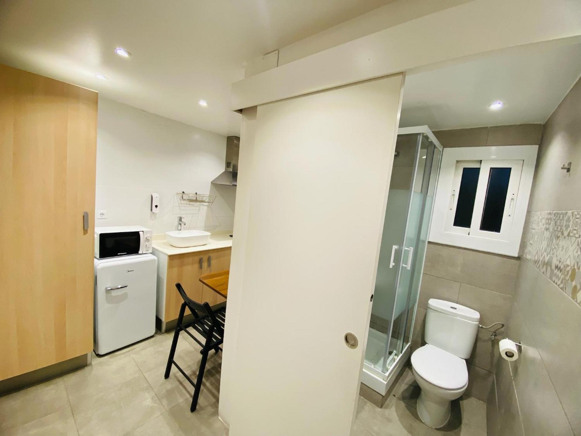 Apartamentos Con Bano Privado Frente Al Metro L5 Barcelona-Hospitalet L’Hospitalet de Llobregat Exterior foto
