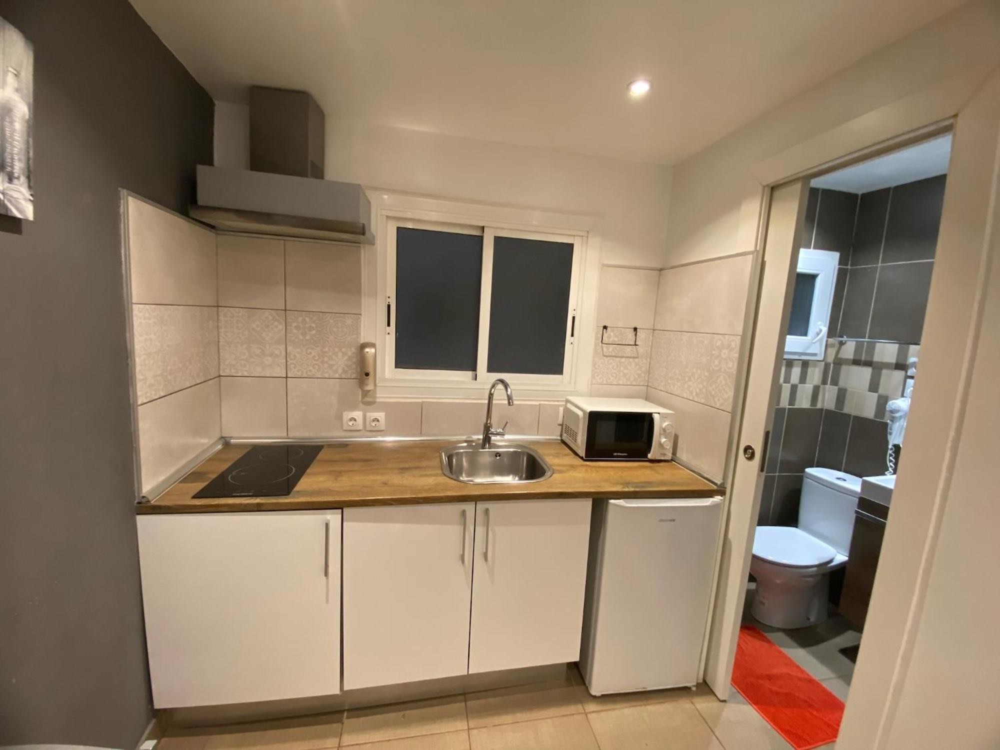 Apartamentos Con Bano Privado Frente Al Metro L5 Barcelona-Hospitalet L’Hospitalet de Llobregat Exterior foto