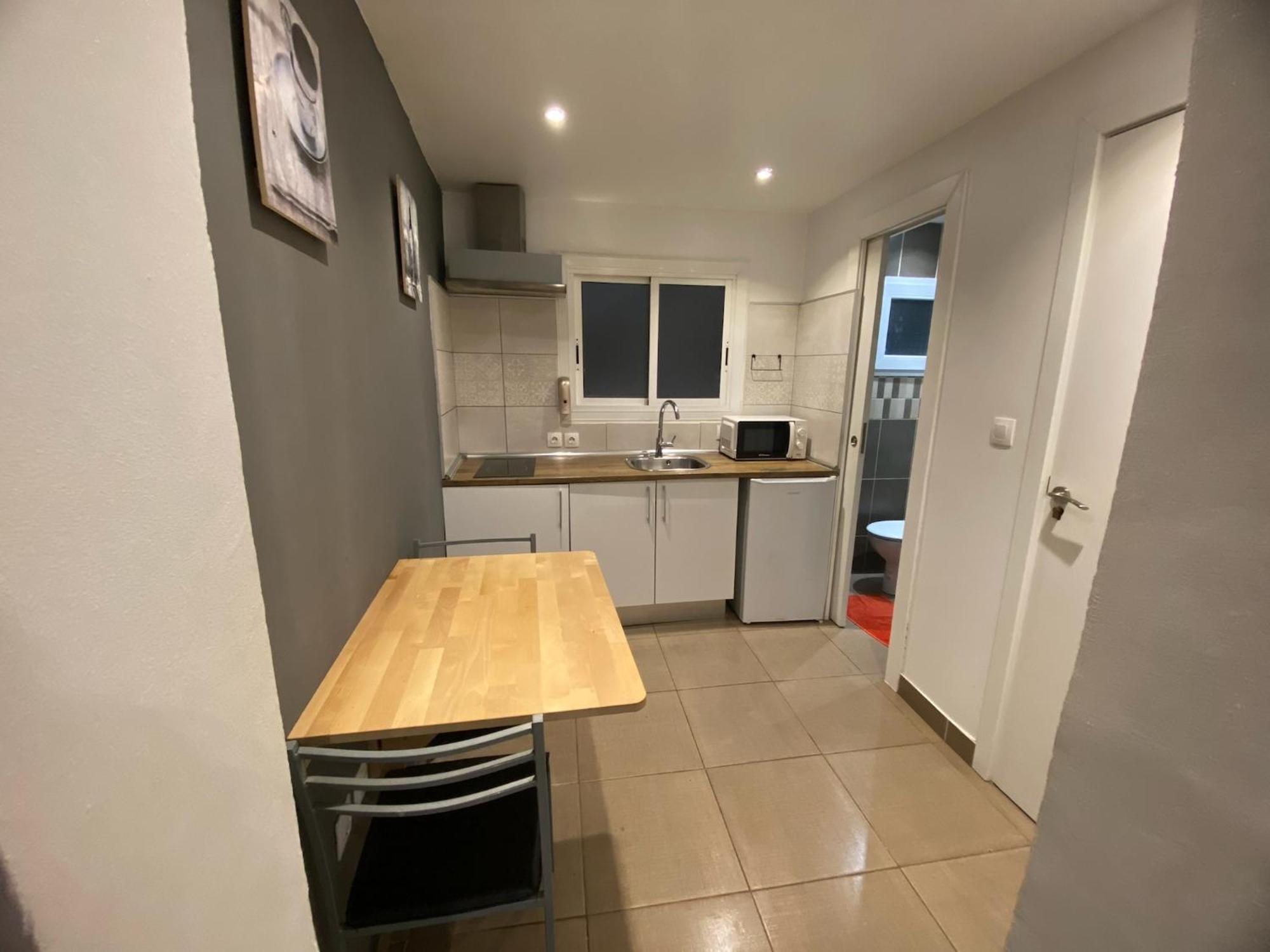 Apartamentos Con Bano Privado Frente Al Metro L5 Barcelona-Hospitalet L’Hospitalet de Llobregat Exterior foto