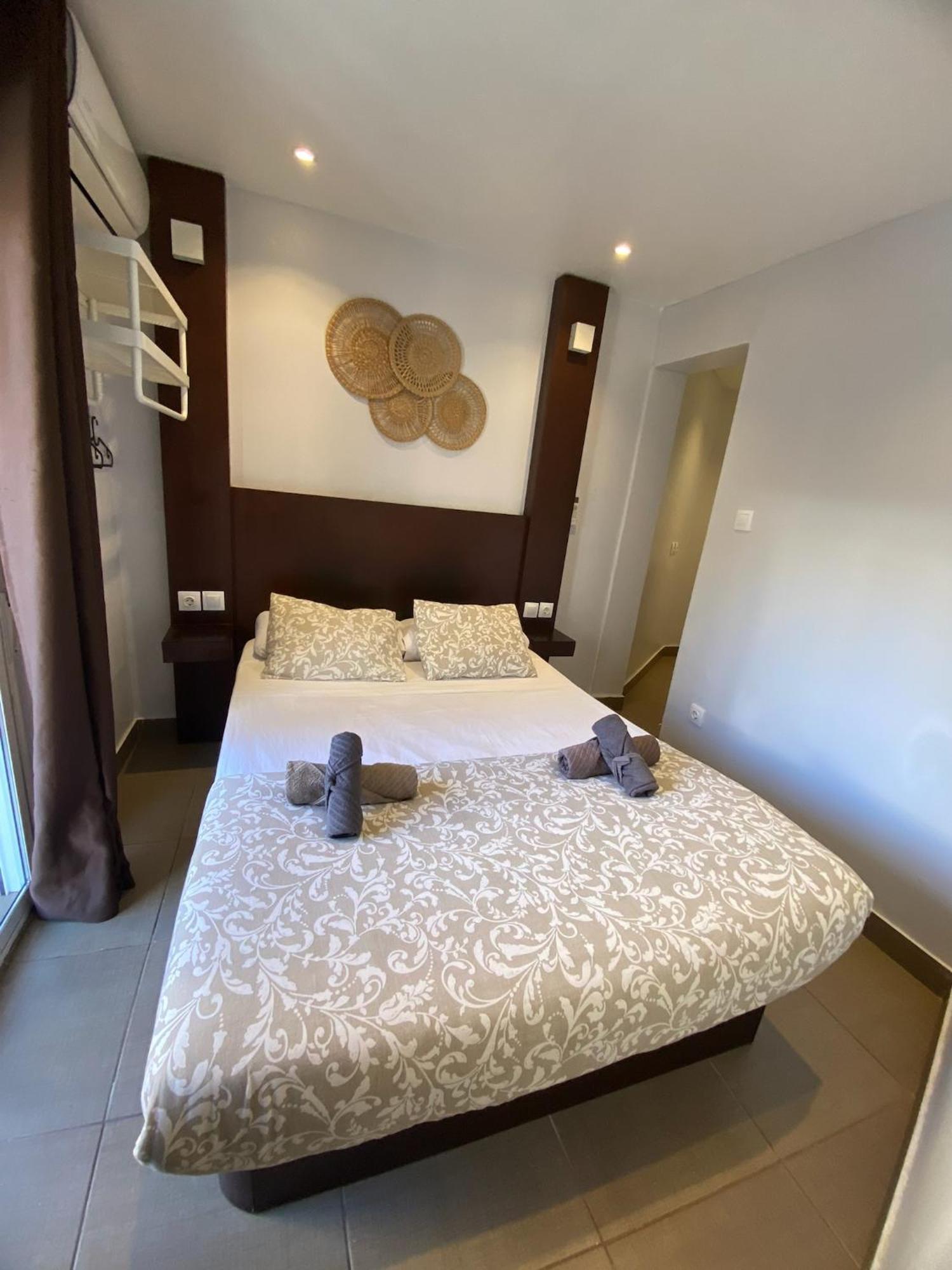Apartamentos Con Bano Privado Frente Al Metro L5 Barcelona-Hospitalet L’Hospitalet de Llobregat Exterior foto
