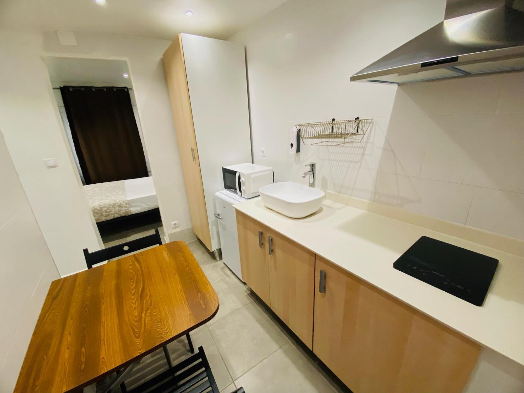 Apartamentos Con Bano Privado Frente Al Metro L5 Barcelona-Hospitalet L’Hospitalet de Llobregat Exterior foto