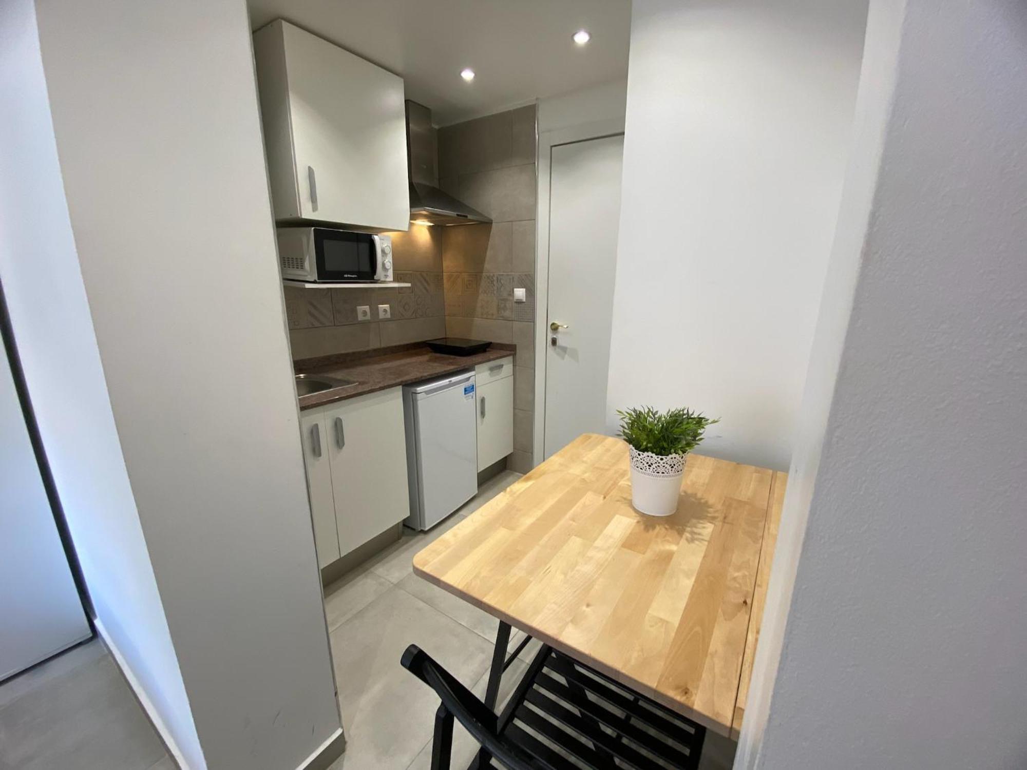 Apartamentos Con Bano Privado Frente Al Metro L5 Barcelona-Hospitalet L’Hospitalet de Llobregat Exterior foto