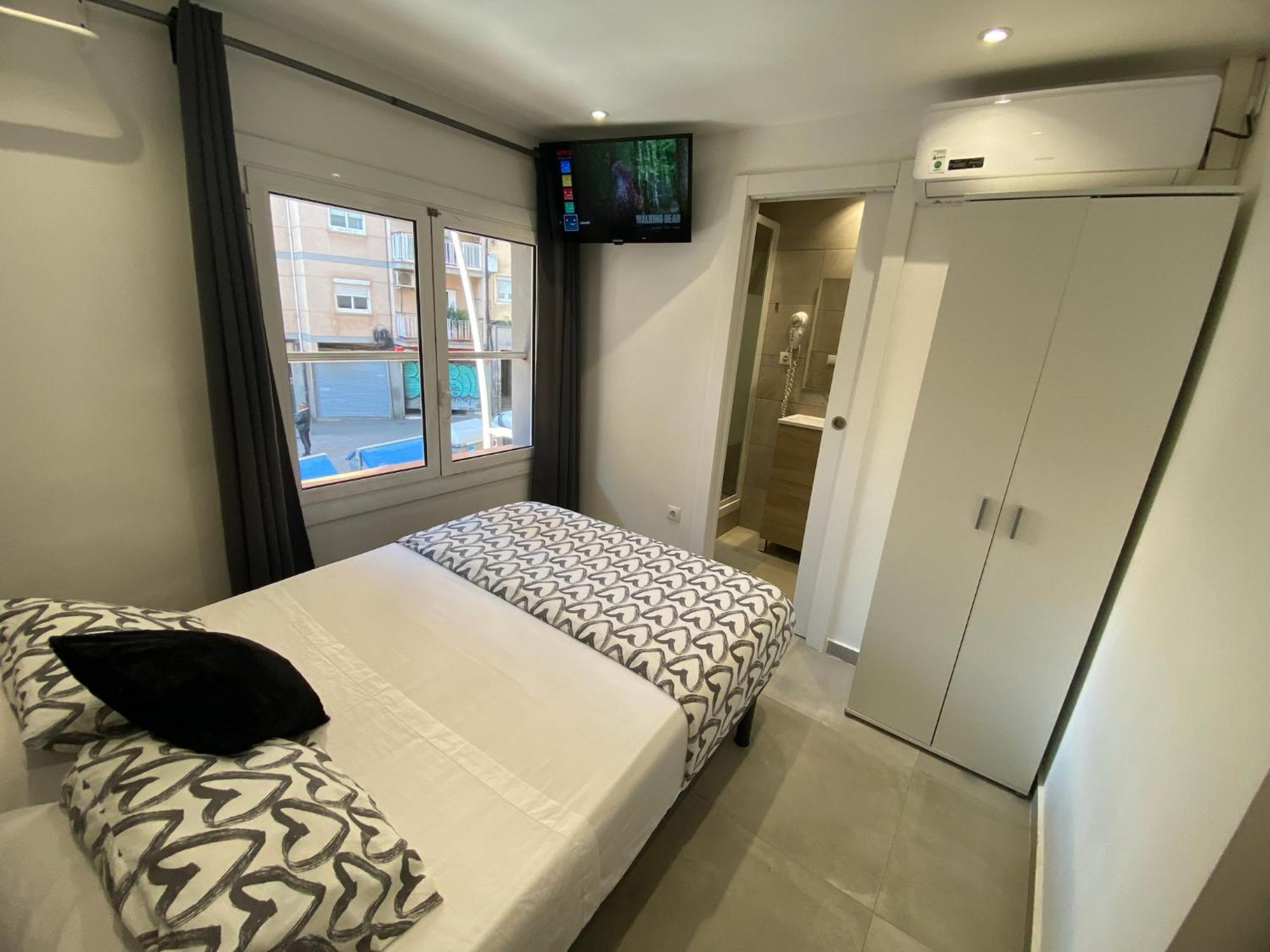 Apartamentos Con Bano Privado Frente Al Metro L5 Barcelona-Hospitalet L’Hospitalet de Llobregat Exterior foto