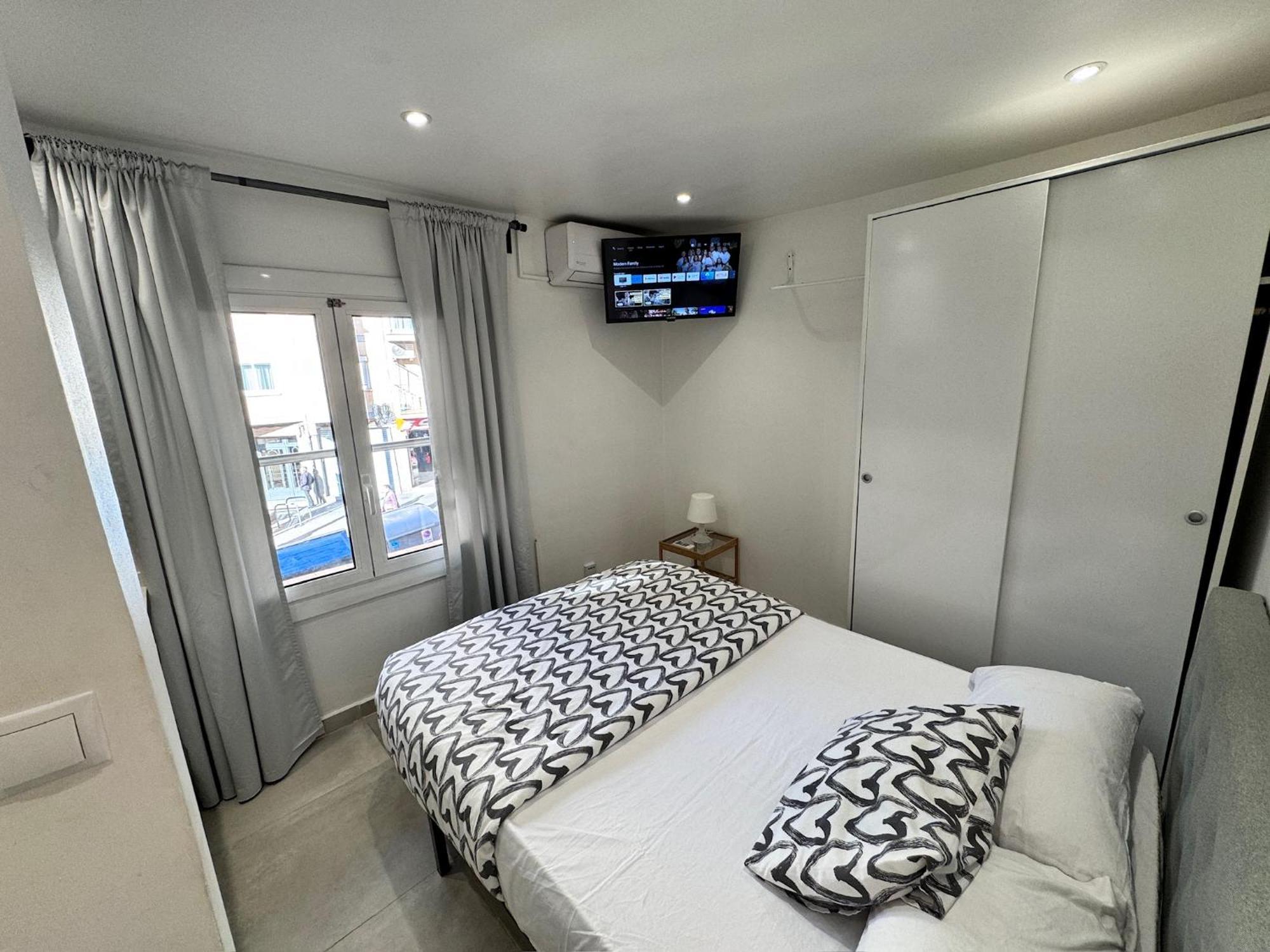 Apartamentos Con Bano Privado Frente Al Metro L5 Barcelona-Hospitalet L’Hospitalet de Llobregat Exterior foto