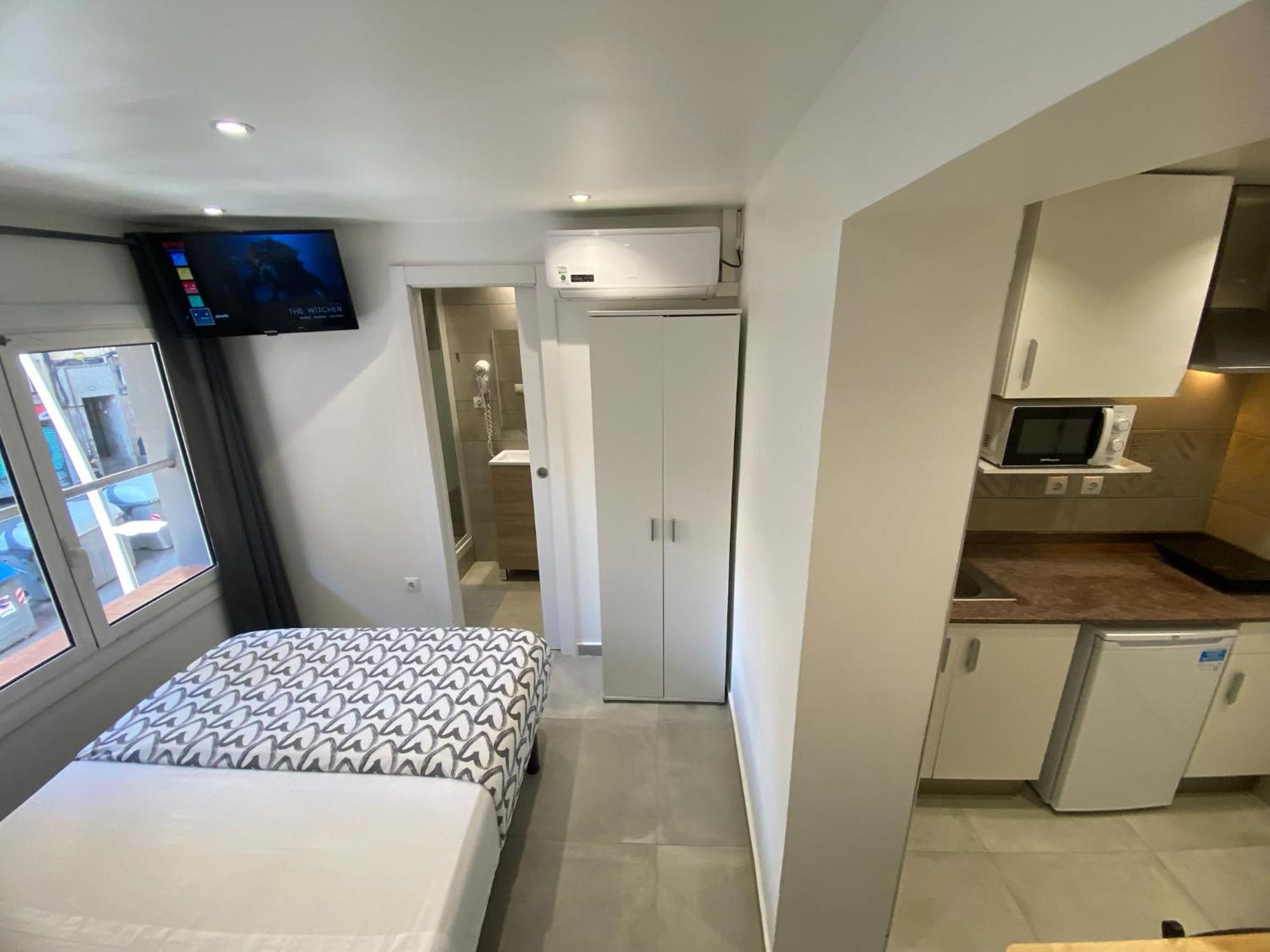 Apartamentos Con Bano Privado Frente Al Metro L5 Barcelona-Hospitalet L’Hospitalet de Llobregat Exterior foto