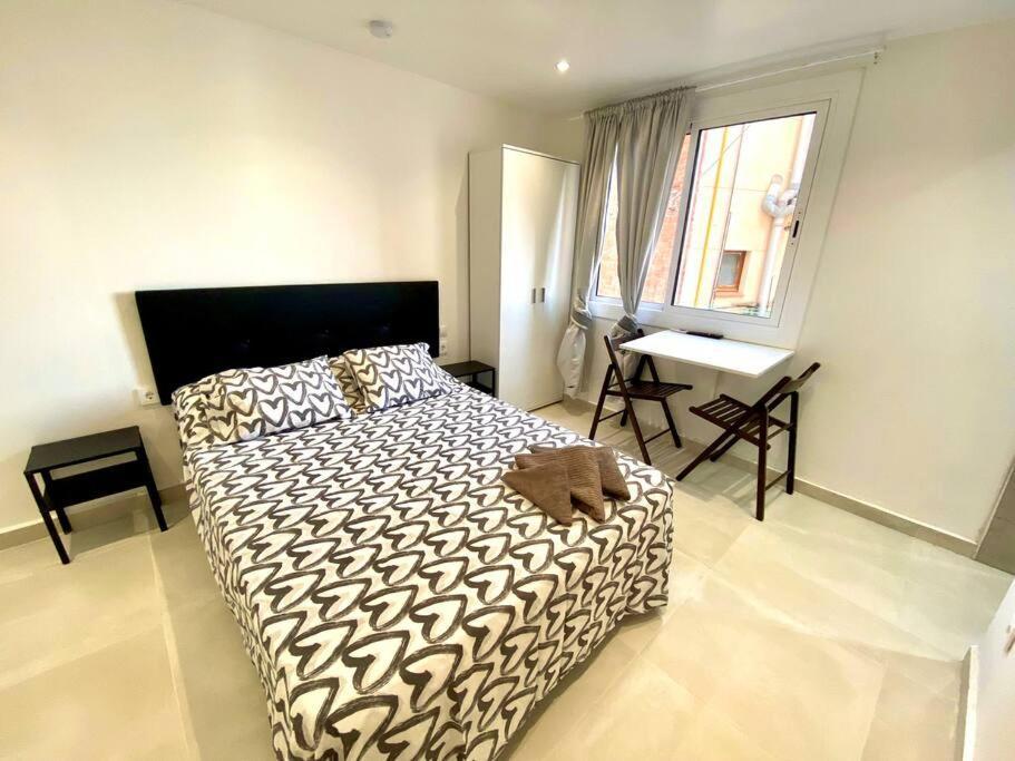Apartamentos Con Bano Privado Frente Al Metro L5 Barcelona-Hospitalet L’Hospitalet de Llobregat Exterior foto