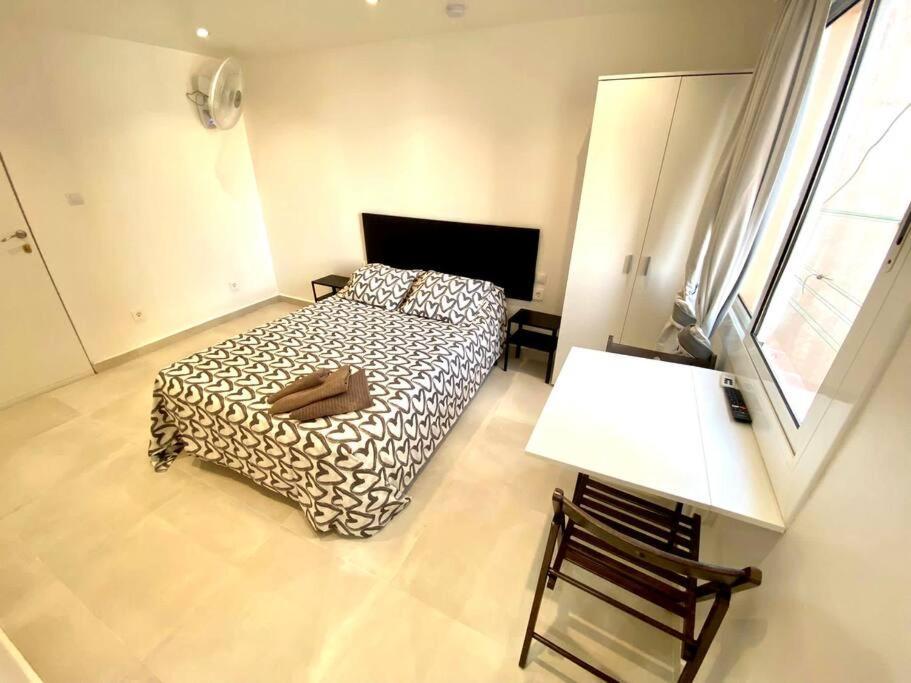 Apartamentos Con Bano Privado Frente Al Metro L5 Barcelona-Hospitalet L’Hospitalet de Llobregat Exterior foto