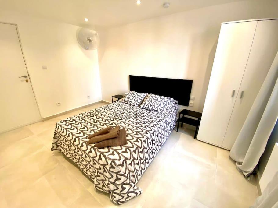 Apartamentos Con Bano Privado Frente Al Metro L5 Barcelona-Hospitalet L’Hospitalet de Llobregat Exterior foto
