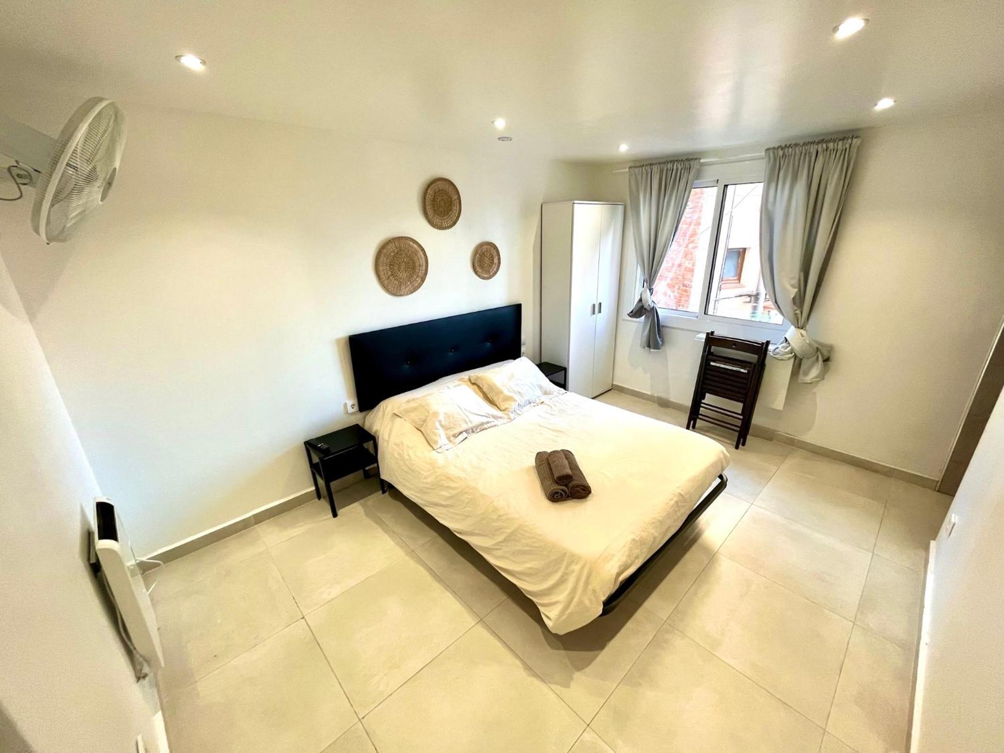 Apartamentos Con Bano Privado Frente Al Metro L5 Barcelona-Hospitalet L’Hospitalet de Llobregat Exterior foto