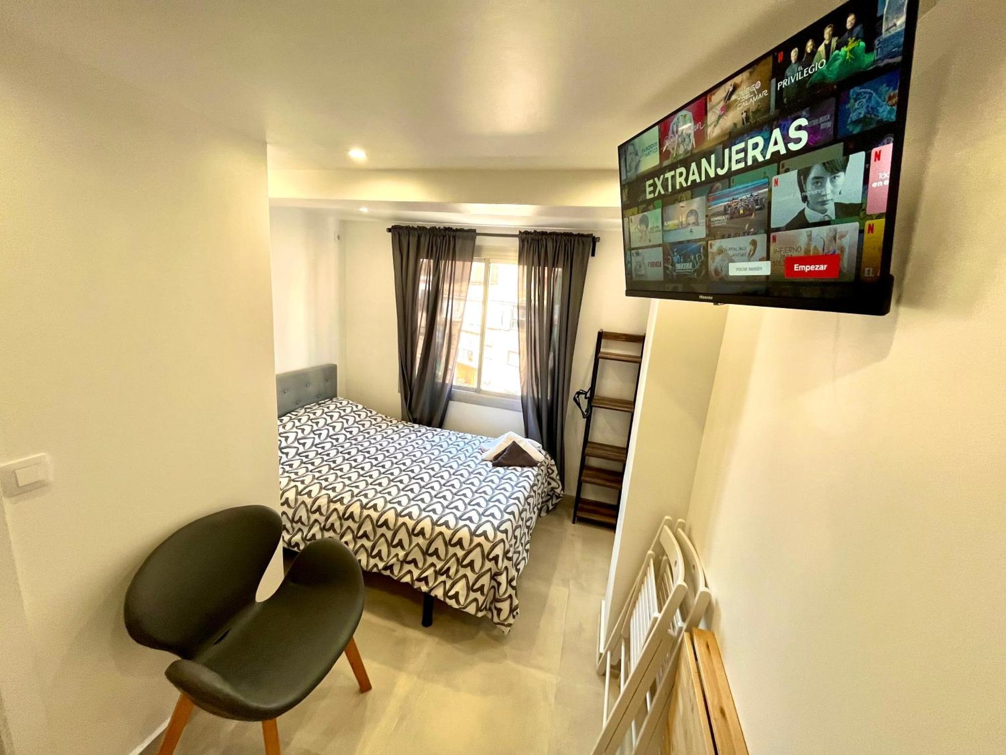 Apartamentos Con Bano Privado Frente Al Metro L5 Barcelona-Hospitalet L’Hospitalet de Llobregat Exterior foto