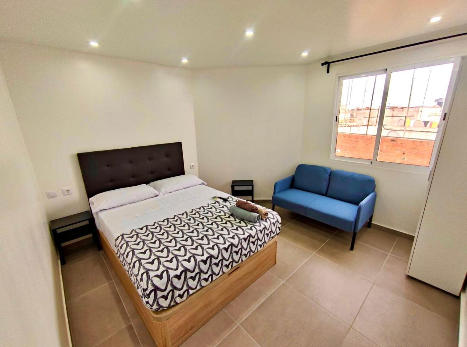 Apartamentos Con Bano Privado Frente Al Metro L5 Barcelona-Hospitalet L’Hospitalet de Llobregat Exterior foto