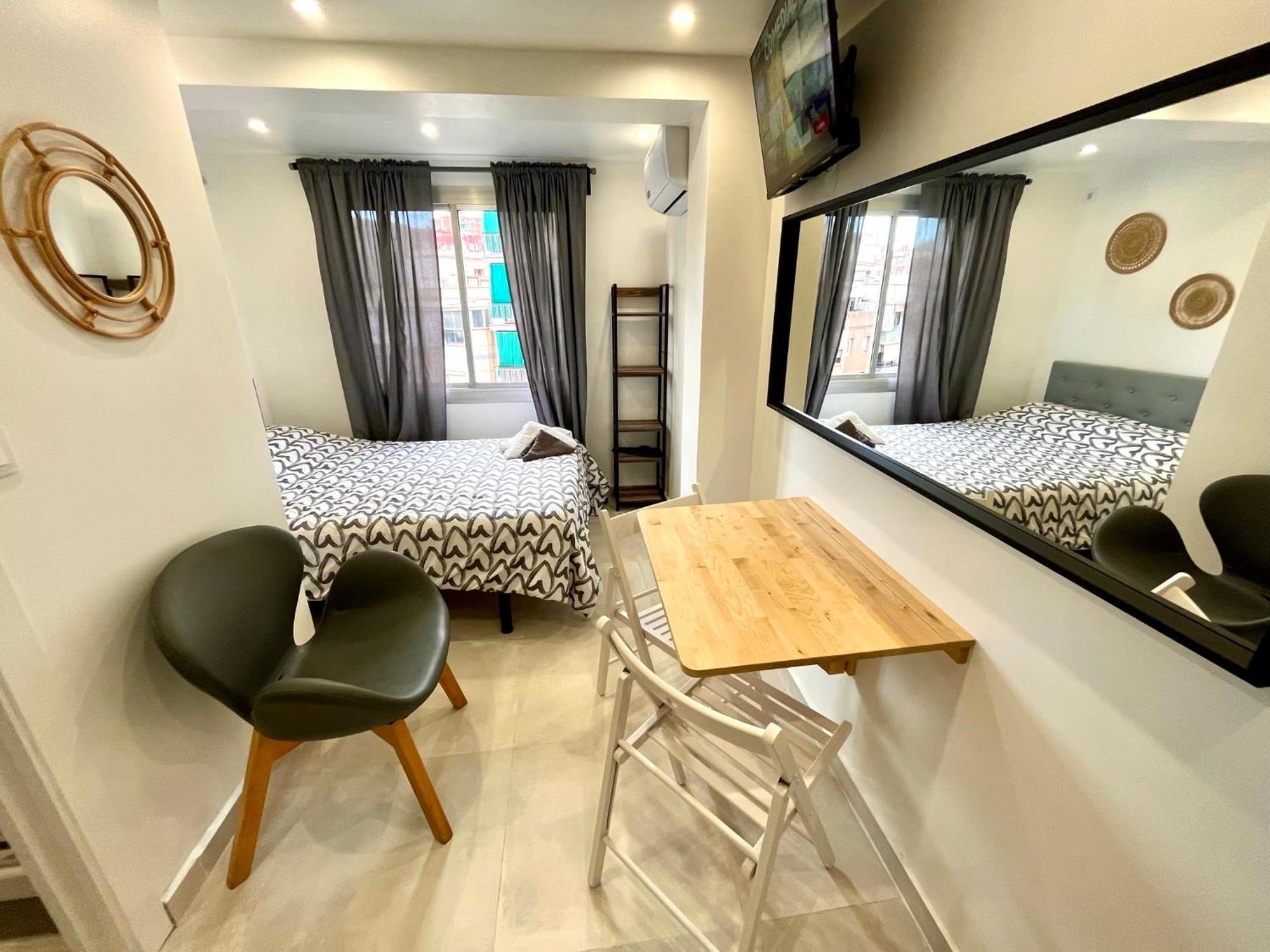 Apartamentos Con Bano Privado Frente Al Metro L5 Barcelona-Hospitalet L’Hospitalet de Llobregat Exterior foto