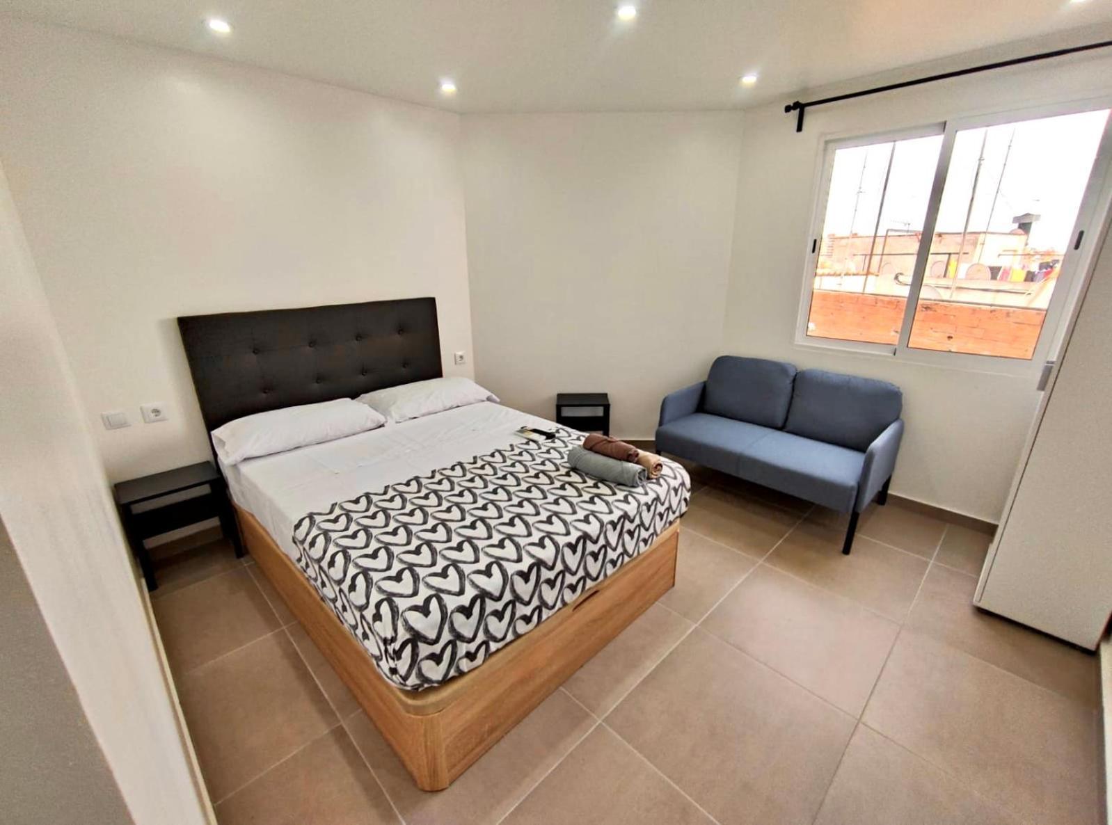 Apartamentos Con Bano Privado Frente Al Metro L5 Barcelona-Hospitalet L’Hospitalet de Llobregat Exterior foto