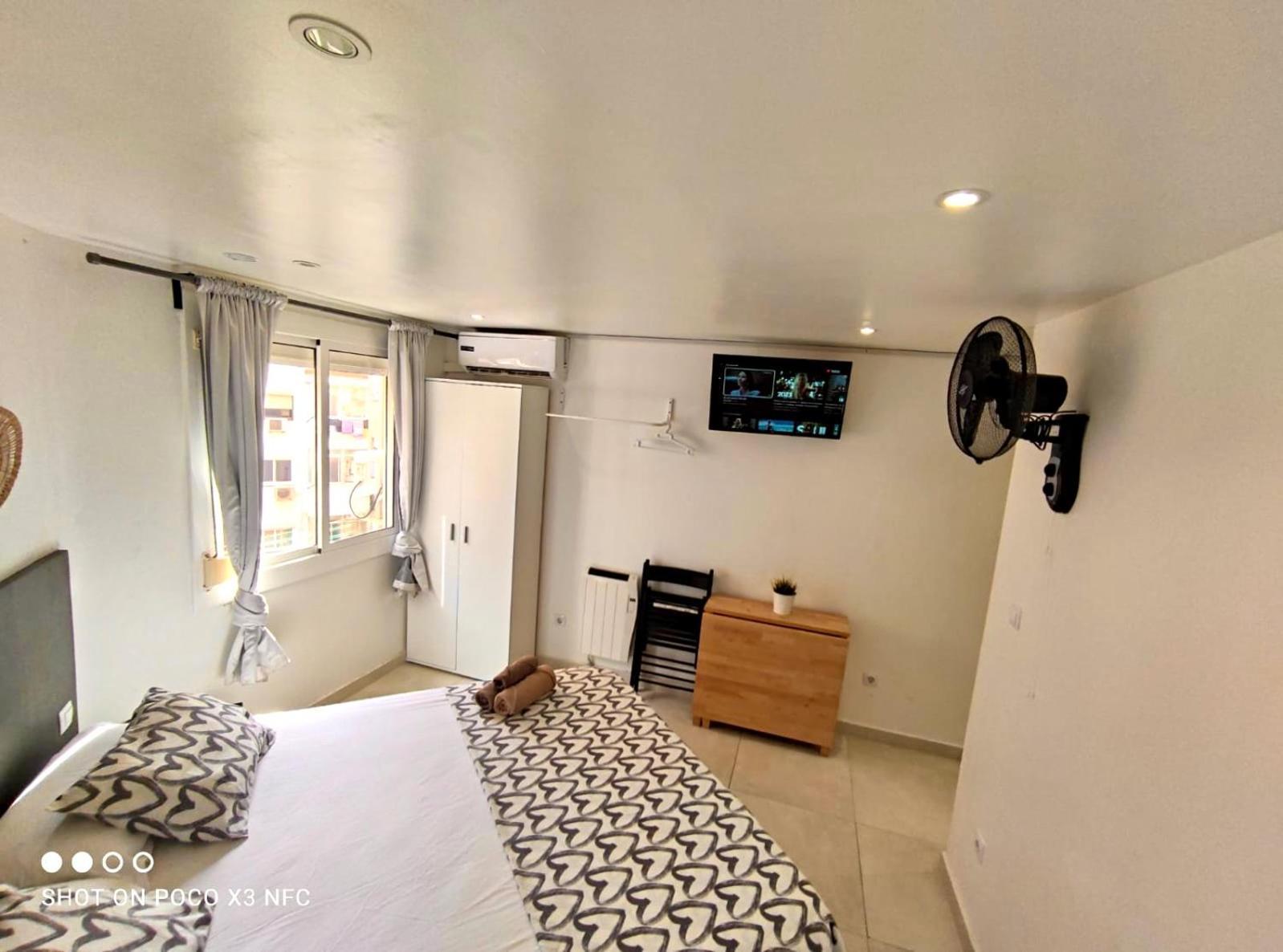 Apartamentos Con Bano Privado Frente Al Metro L5 Barcelona-Hospitalet L’Hospitalet de Llobregat Exterior foto