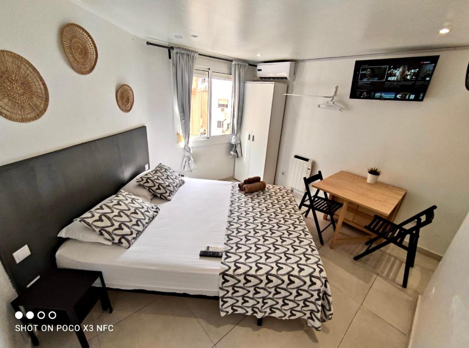 Apartamentos Con Bano Privado Frente Al Metro L5 Barcelona-Hospitalet L’Hospitalet de Llobregat Exterior foto